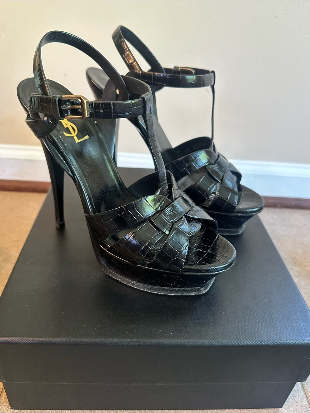 Saint Laurent Black Croc-Embossed Patent Leather Tributes - Picture 2 of 8